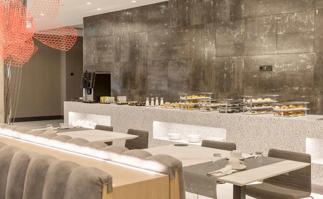Hotel Ilunion San Mames Bilbao 4*,